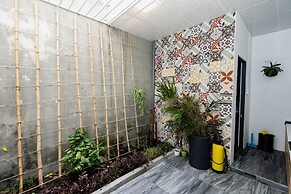 Shjmily House