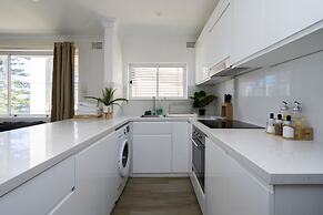 Manly Beachfront Apartment
