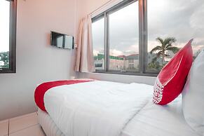 OYO 208 G House