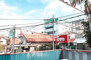 OYO 208 G House