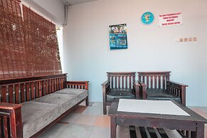 OYO 208 G House