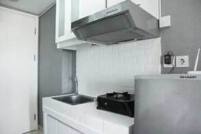 Modern and Comfortable Studio Apartment Springlake Summarecon near Sum