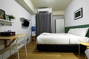 Bright Studio Apartment Serpong Greenview