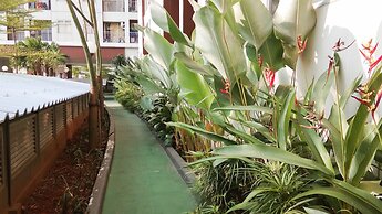 Bright Studio Apartment Serpong Greenview