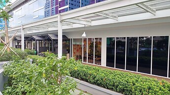 Well Designed 2BR Green Pramuka Apartment