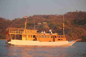 Boat Charter KM.Caroline