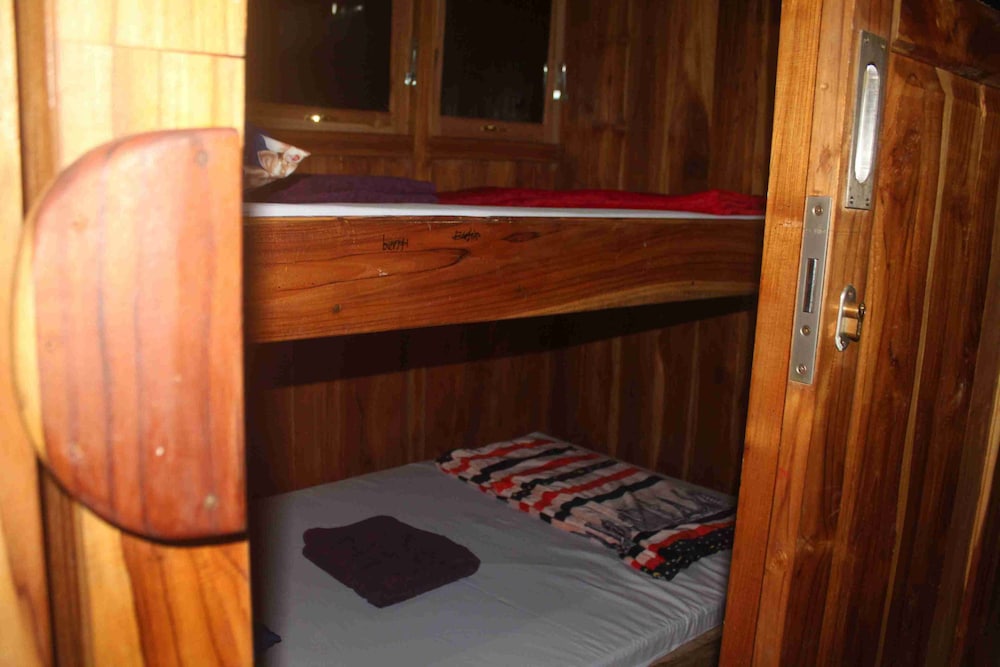 Boat Charter KM.Caroline