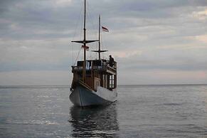 Boat Charter KM.Caroline