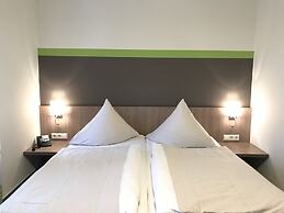 Astra Hotel Garni