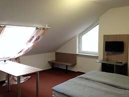 Astra Hotel Garni