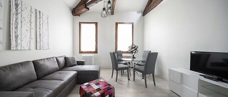 Apartments in San Marco with Canal View