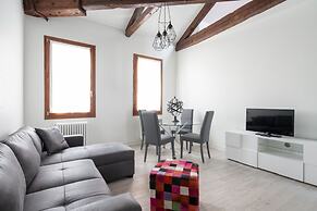 Apartments in San Marco with Canal View