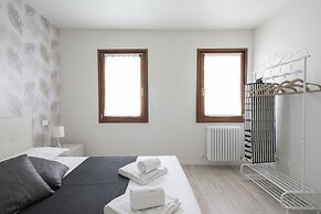 Apartments in San Marco with Canal View