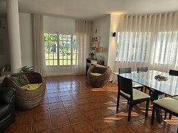 Sesimbra Stylish Villa by Homing
