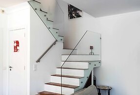 Sesimbra Stylish Villa by Homing