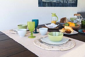 Sesimbra Stylish Villa by Homing