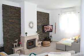 Sesimbra Stylish Villa by Homing