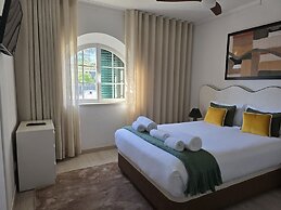 Sesimbra Stylish Villa by Homing