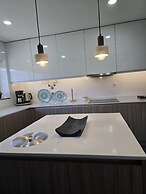 Sesimbra Stylish Villa by Homing