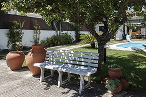 Sesimbra Stylish Villa by Homing