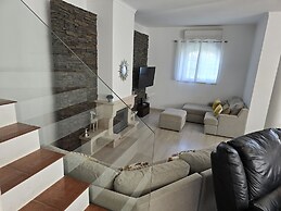 Sesimbra Stylish Villa by Homing