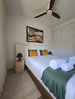 Sesimbra Stylish Villa by Homing