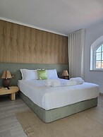 Sesimbra Stylish Villa by Homing