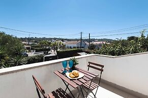 Sesimbra Stylish Villa by Homing