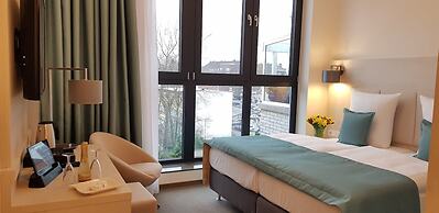 Apricot Hotel