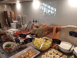 Apricot Hotel