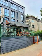 Apricot Hotel