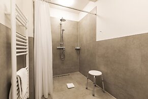 Apricot Hotel