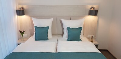 Apricot Hotel