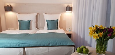 Apricot Hotel
