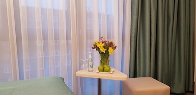 Apricot Hotel