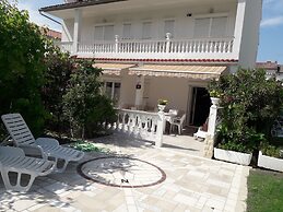 Holiday House Perkic mm