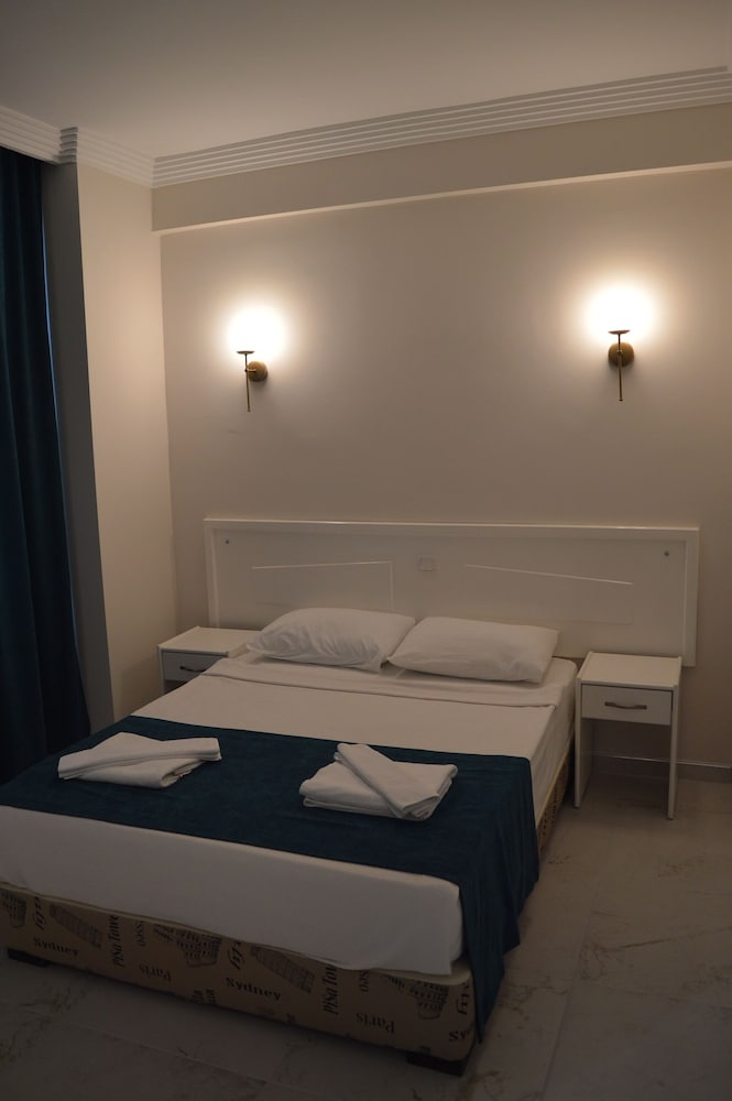 Aquila Beach Hotel