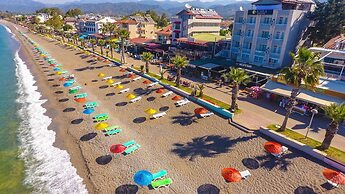 Aquila Beach Hotel