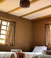 Inkasaire Lodge