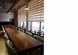 K Business Hotel