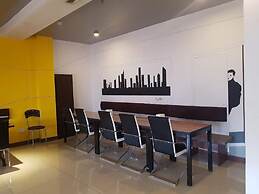 K Business Hotel