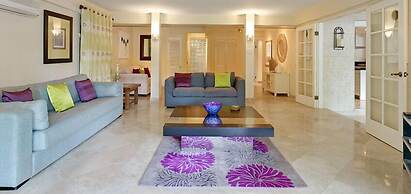 Villa Amberley House & Cottage