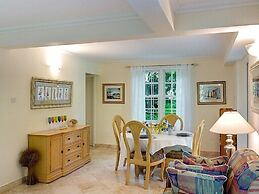 Villa Amberley House & Cottage