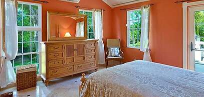 Villa Amberley House & Cottage