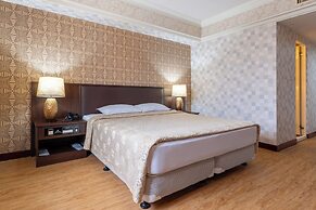 Hamilton Hotel