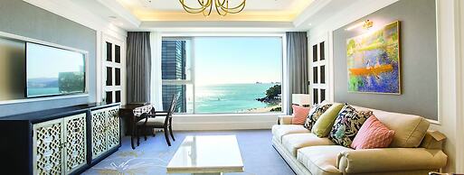 Baymond Hotel
