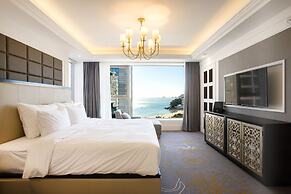 Baymond Hotel