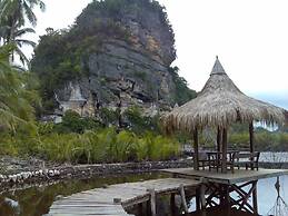 Caluwayan Palm Island Resort