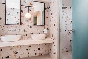 Mazoren Art Hotel