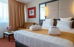Nash Suites Airport Hotel